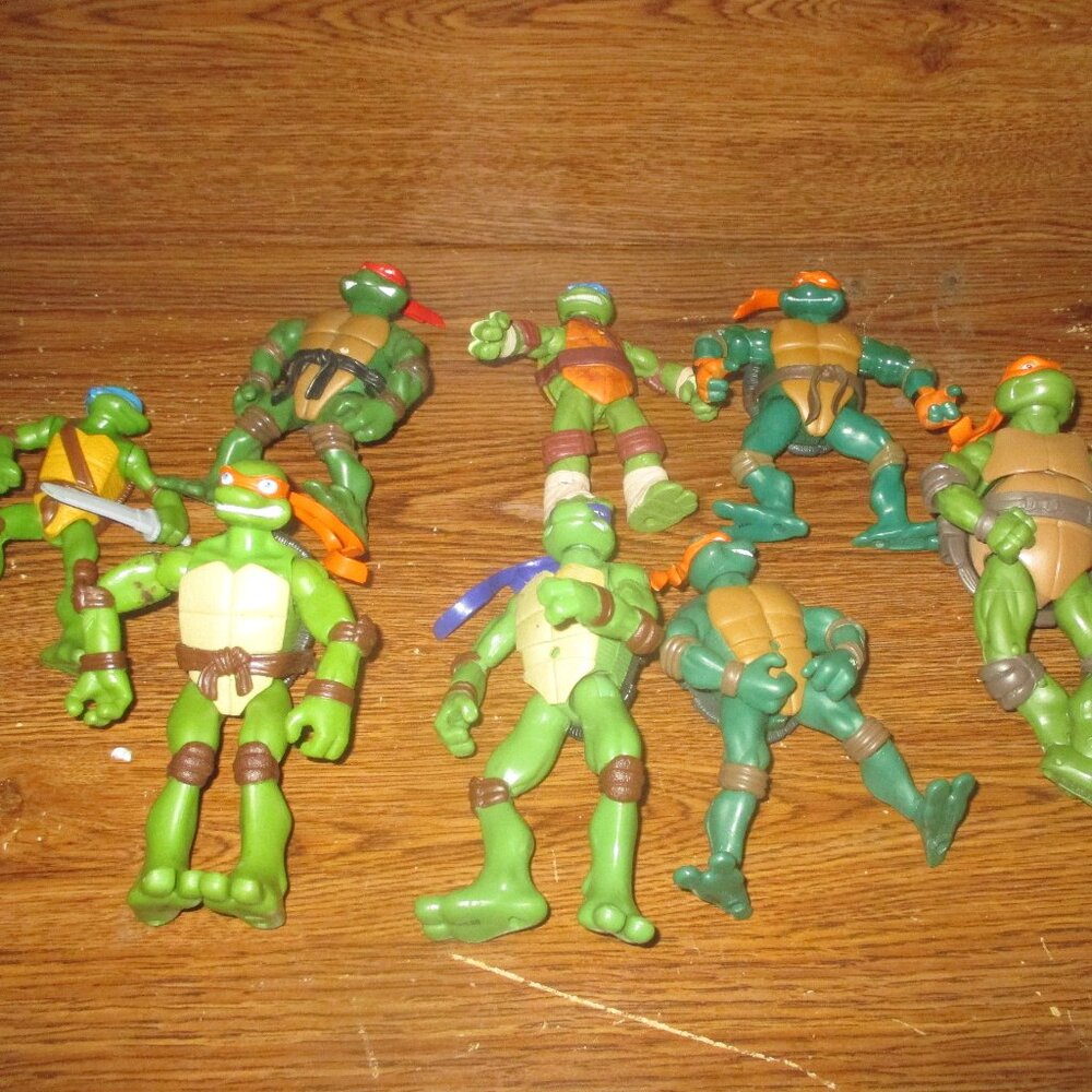 8 Teenage Mutant Ninja Turtles Action Figures Toy Lot (Various Toys Companies)